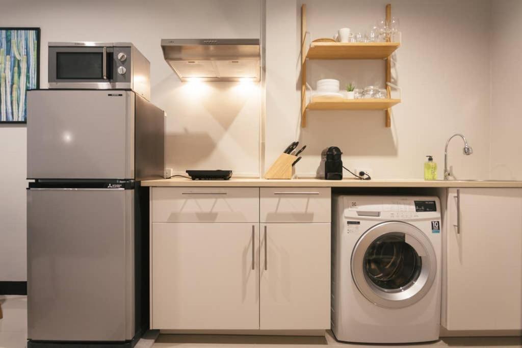 S2 Silom Large 4-6 Guests Full Kitchen Wifi Apartment Bangkok